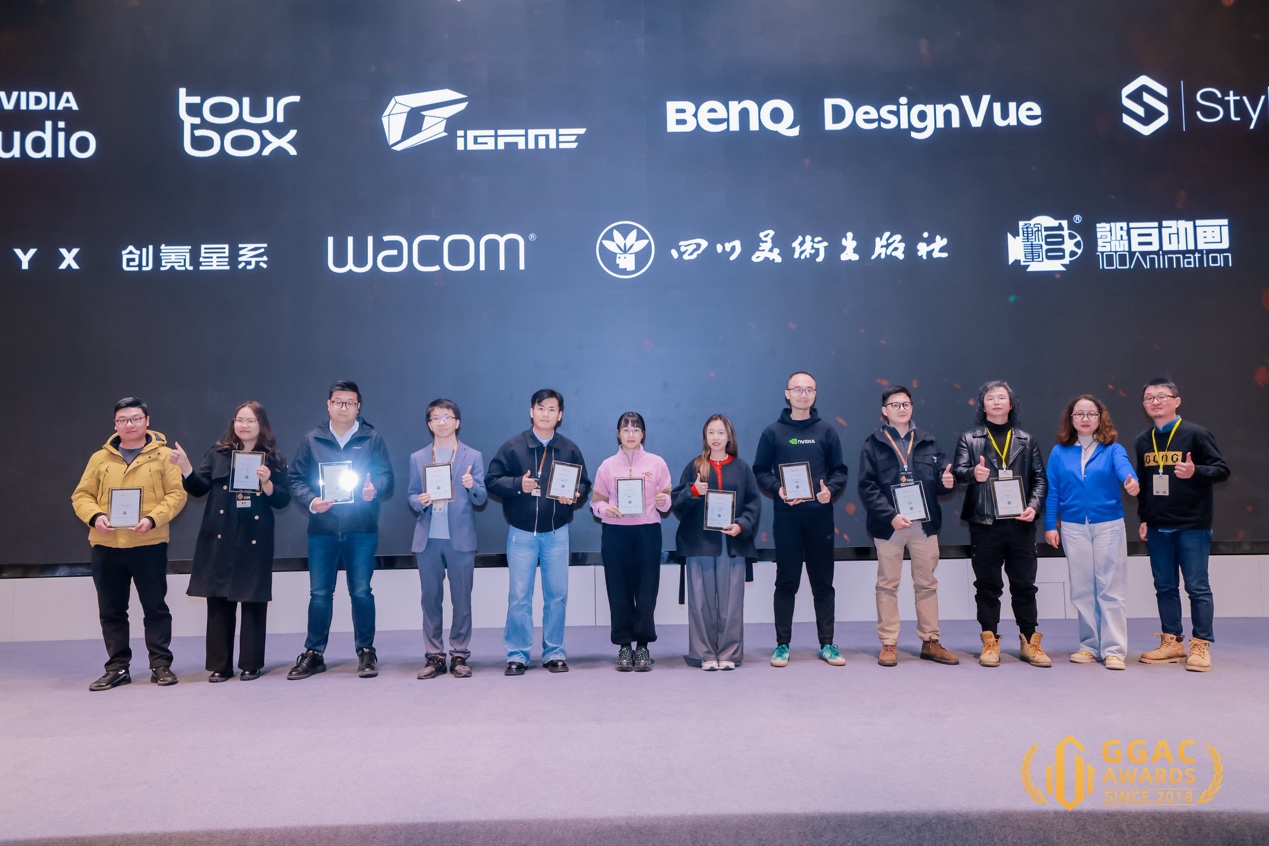 一群人站在台上

描述已自动生成